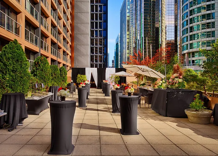 Pinnacle Hotel Harbourfront